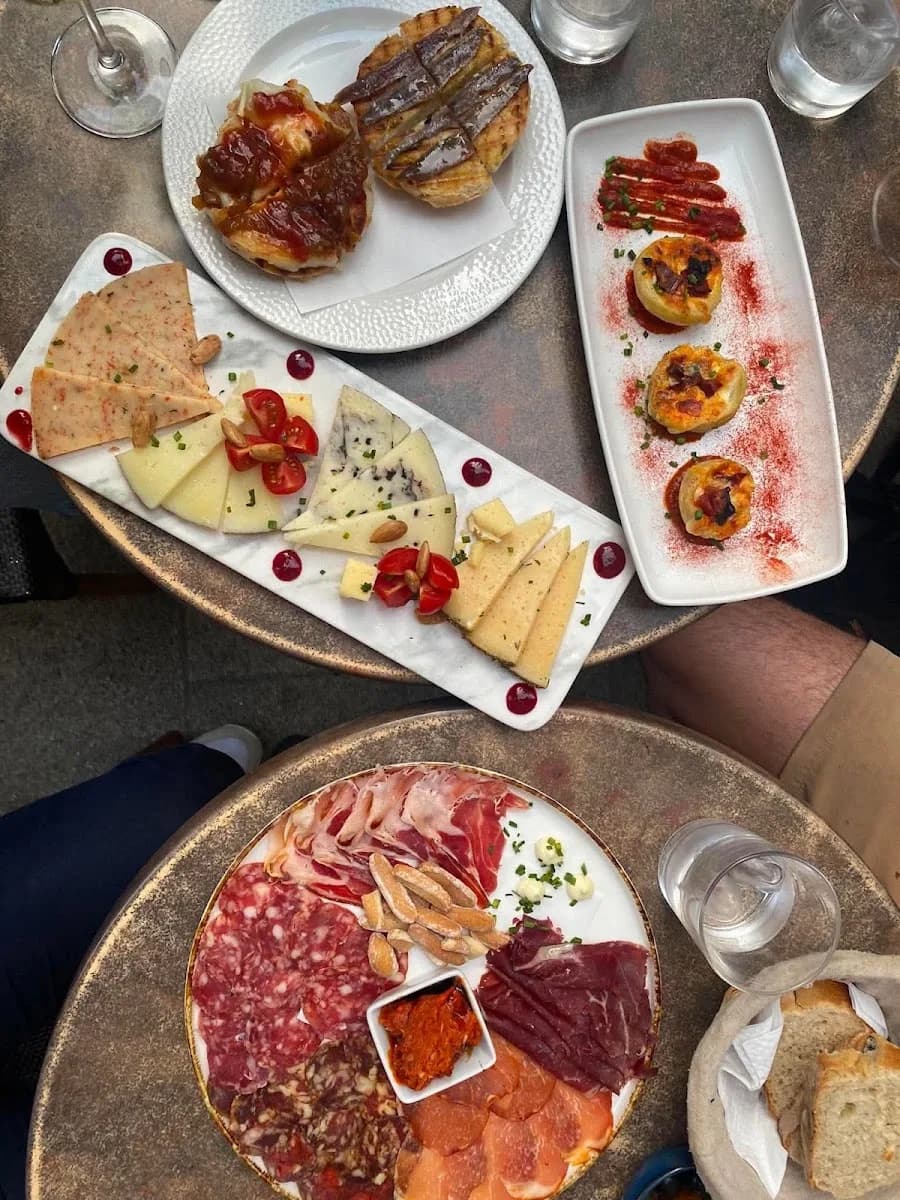 Ultramarinos Martinez spanyol DELI 2