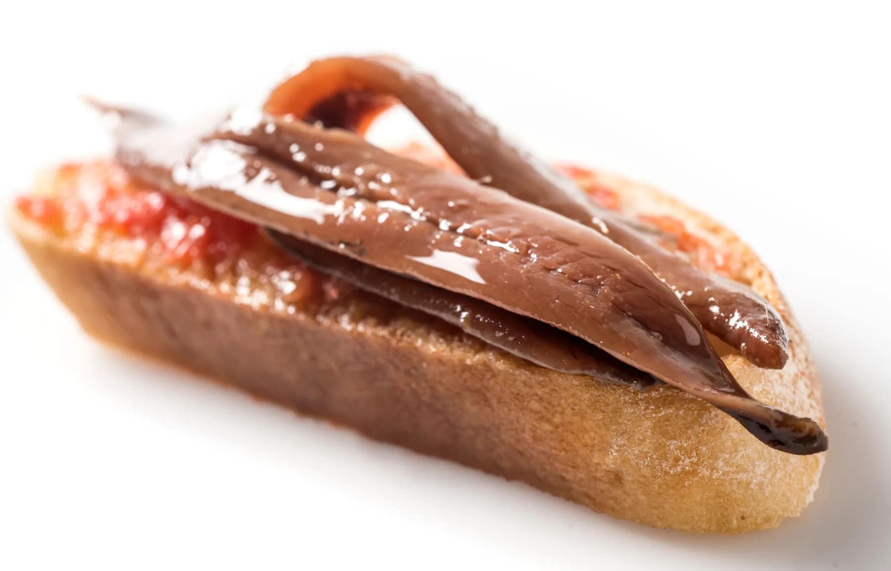 La anchoa: cómo se elabora, cómo se consume y por qué con vermut es gloria