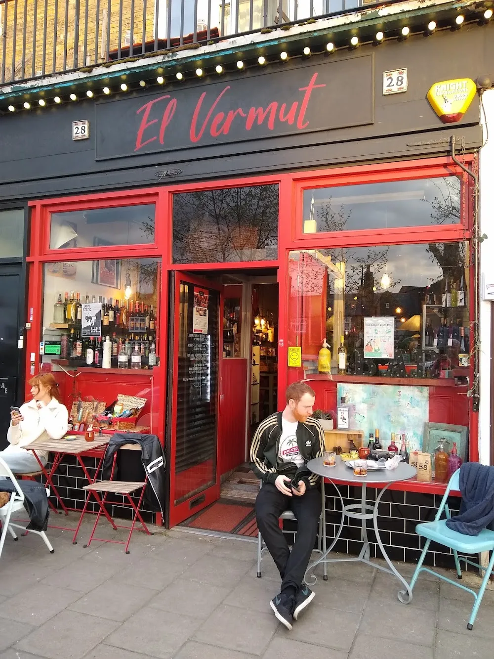 Dónde tomar un buen vermut en Londres: El Vermut, un rincón español imprescindible en Nunhead